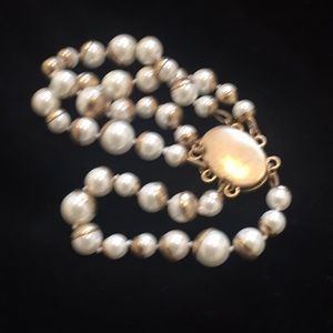 Glass pearl bracelet